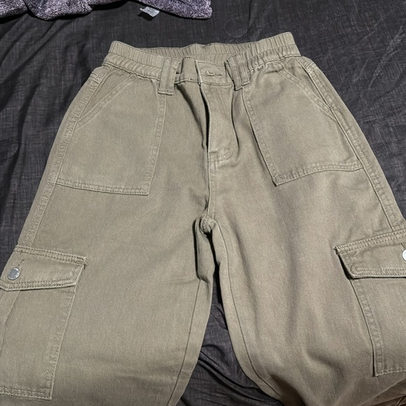 Too small - Picture 2 of 2